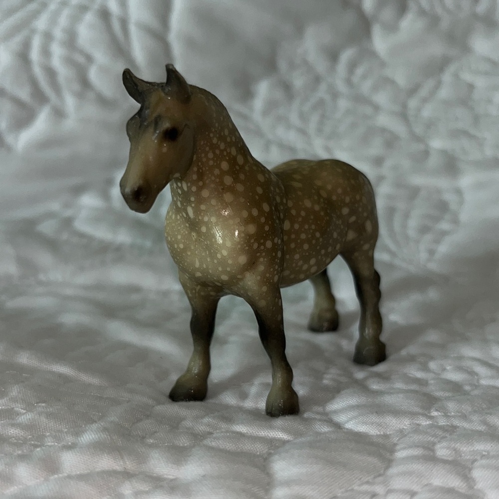 Breyer Dapple Bubbles Draft Horse Stablemate - Picture 3 of 6